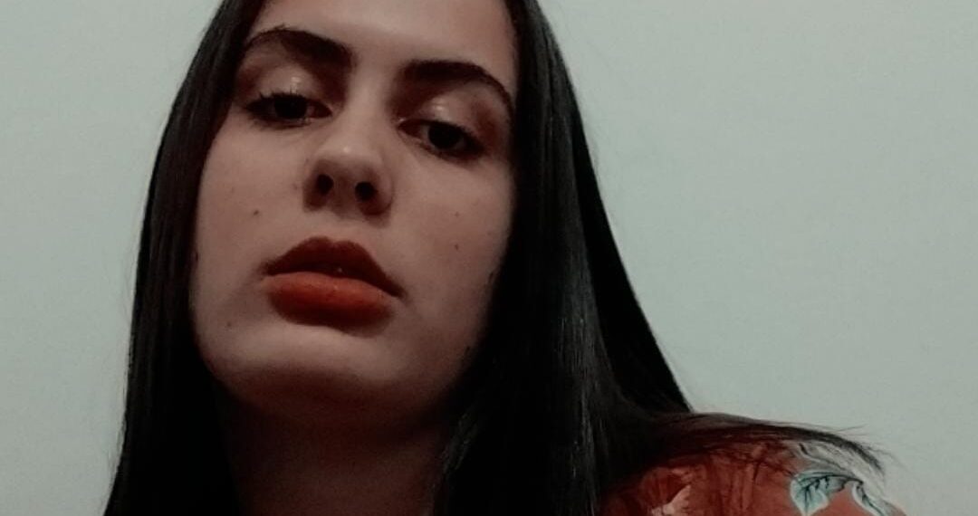 Jovem é morta a facadas pelo ex em Fortaleza de Minas