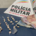 Pedras de crack são apreendidas e um homem é preso em Poços