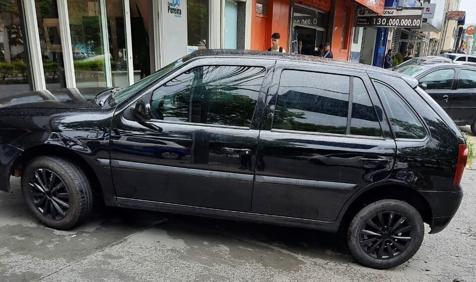 Motorista é detido após ser flagrado dirigindo embriagado em Poços