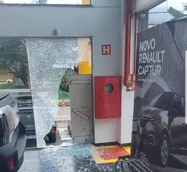 Concessionária é arrombada e furtada em Poços de Caldas