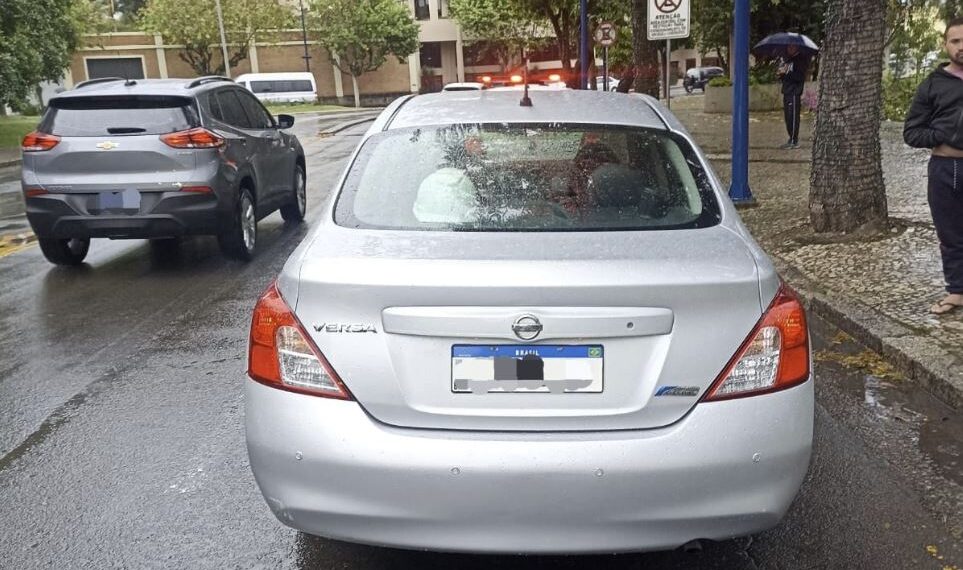 Carro clonado é apreendido por agentes de Trânsito em Poços de Caldas