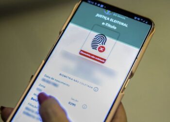 Eleitores têm até sábado (29) para baixar o aplicativo e-Título