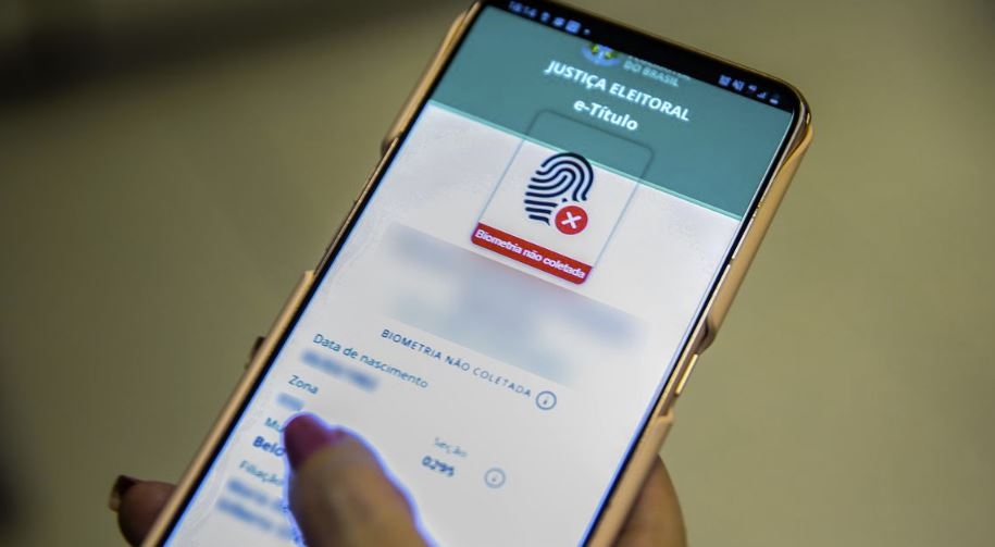 Eleitores têm até sábado (29) para baixar o aplicativo e-Título