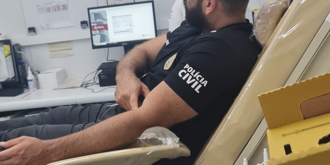 Policiais civis doam sangue em Poços de Caldas