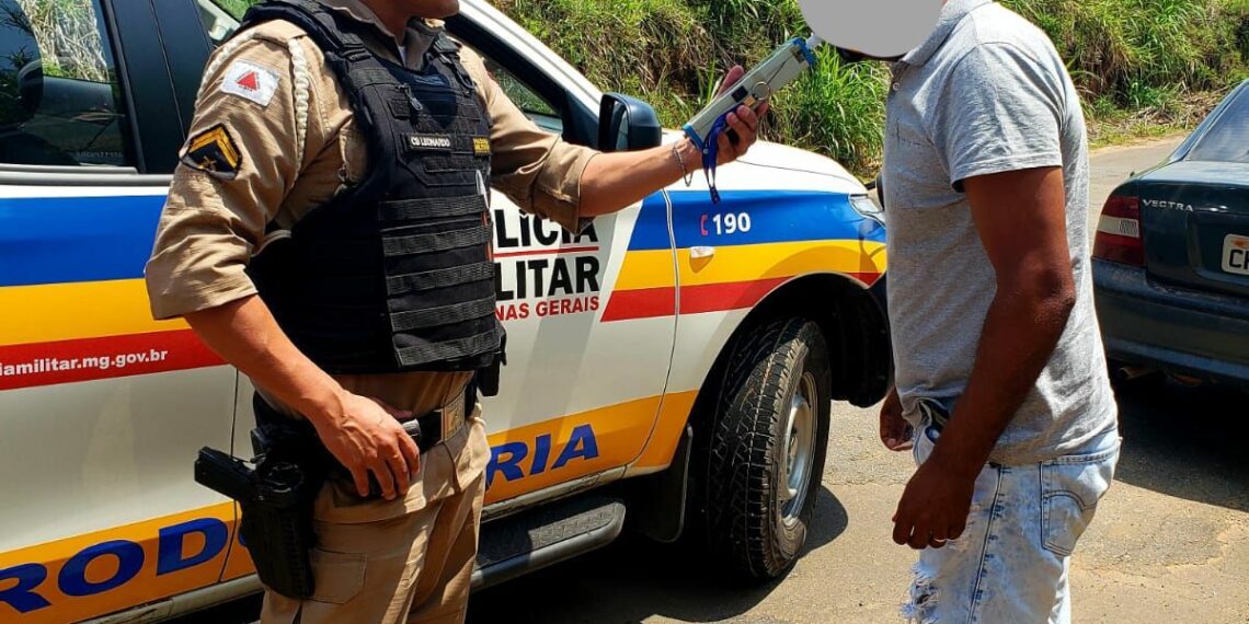 Árbitro de futebol é flagrado dirigindo embriagado em Poços de Caldas