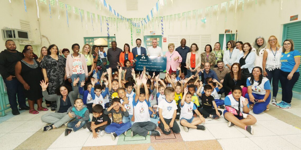 Alcoa doa R$ 150 mil à Prefeitura para celebrar aniversário da cidade