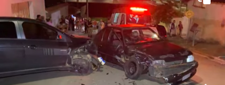 Cão morre e mulher fica ferida em acidente na zona sul de Poços