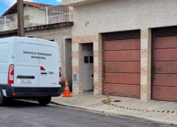 URGENTE | Após ter estuprado ex e tentar fugir da PM, homem morre ao pular muro em Poços