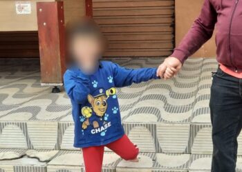 Menino encontrado perdido pela terceira vez é entregue a família em Poços de Caldas