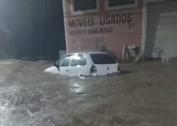 Famílias ficam desabrigadas após forte chuva em São João