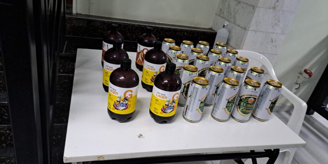 Homem é preso suspeito de tentar furtar bebidas em clube em Poços