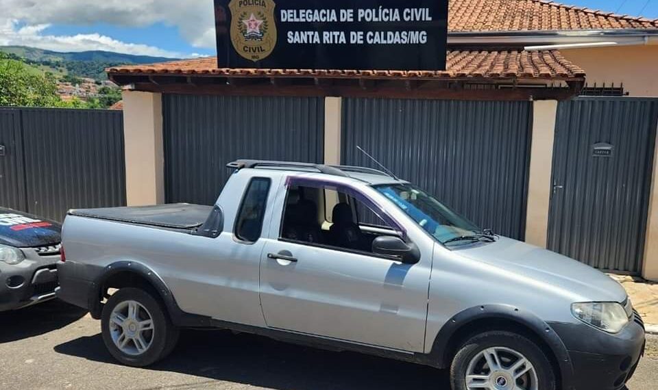 Caminhonete levada em roubo é recuperada pela Polícia Civil