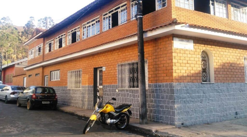 Homem é esfaqueado no Centro Pop em Poços de Caldas