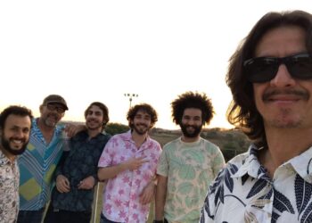 Sambalux realiza show no Coreto de Poços de Caldas