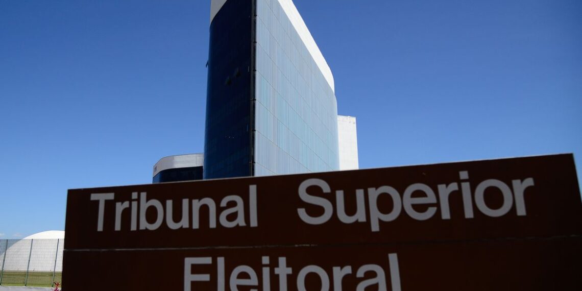 Novos títulos de eleitores podem ser solicitados a partir desta terça