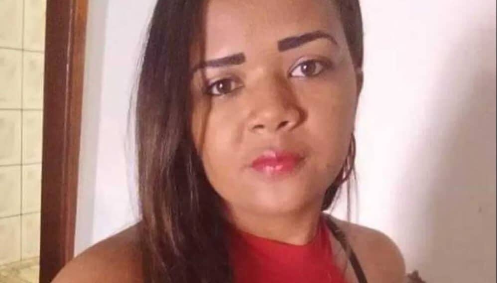 Mulher morre após ser agredida a pauladas pelo ex-companheiro em MG