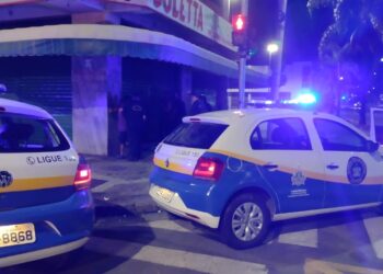 Dupla é presa após tentar furtar enfeites natalinos em Poços