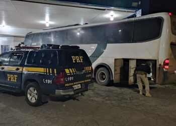 PRF apreende ônibus com placas clonadas no Sul de Minas