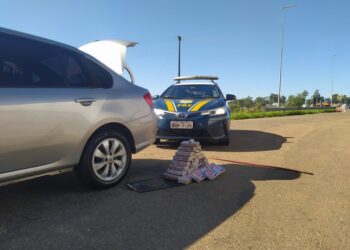 PRF apreende 46 Kg de Pasta Base de Cocaína dentro de compartimento secreto em veículo