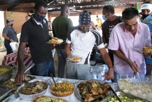 Almoço especial de natal será realizado em Poços de Caldas para pessoas em situação de rua