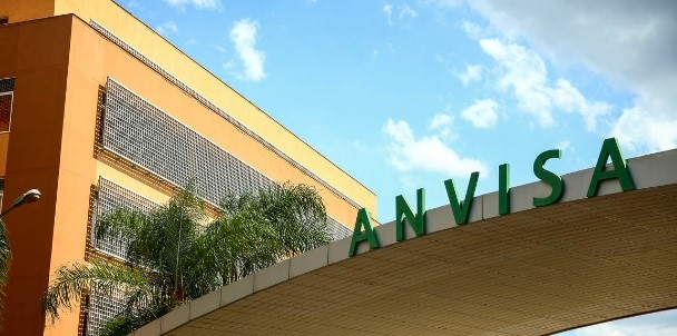 Anvisa alerta sobre uso de produtos para trançar cabelos