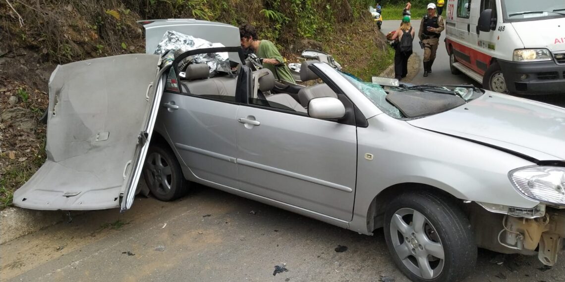 Casal fica ferido em acidente em Poços de Caldas 