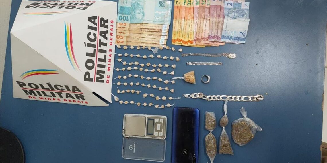 PM apreende adolescente e drogas em Poços de Caldas