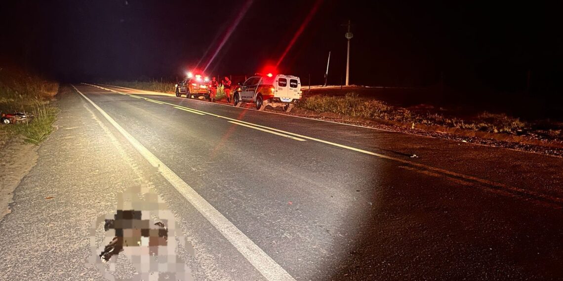 Motociclista embriagado atropela cão e sofre acidente em Poços