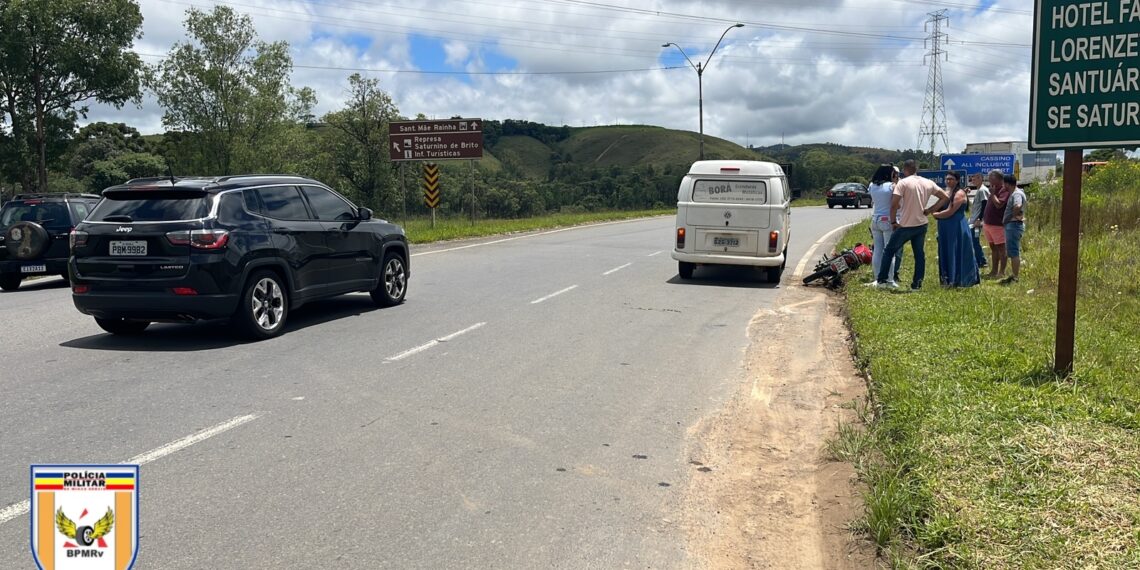 Casal sofre acidente de moto em Poços