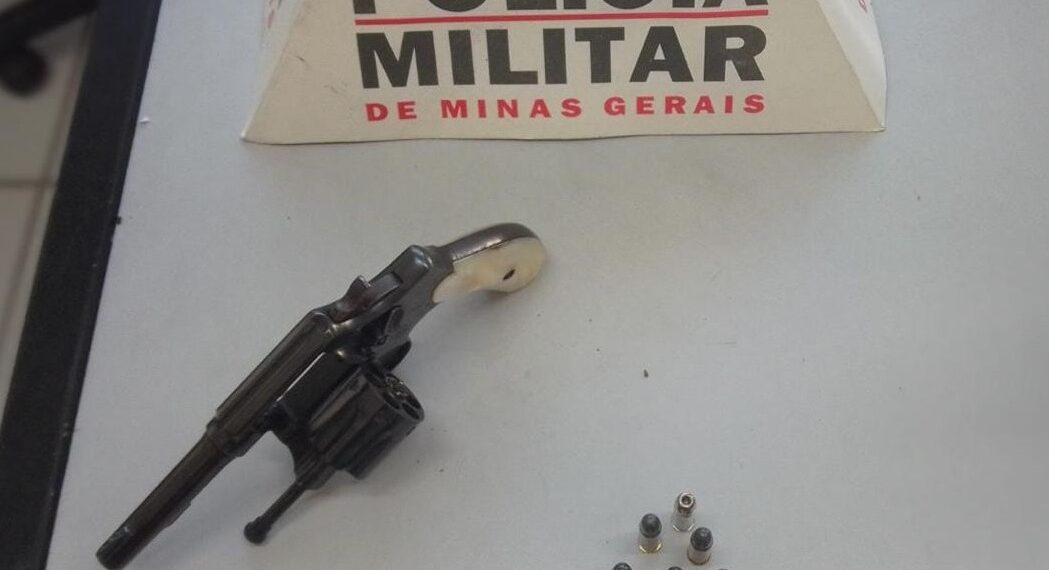 Eletricista é conduzido à Delegacia por posse ilegal de arma em Poços