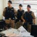 Adolescentes são apreendidos com drogas e dinheiro em Poços