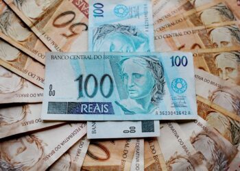 2ª parcela do 13º salário deve ser paga até esta terça