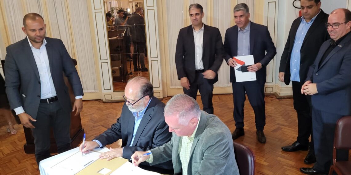 Contrato de Concessão do Circuito Turístico integrado de Poços de Caldas é assinado