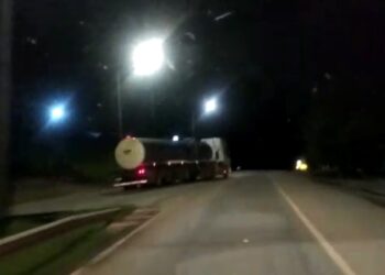 Vídeo: sob efeito de drogas, caminhoneiro dirige na contramão, faz zigue-zague e acaba preso na BR-459