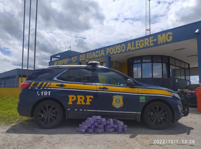 Jovem é preso com mais de 20 kg de maconha dentro de malas no sul de Minas