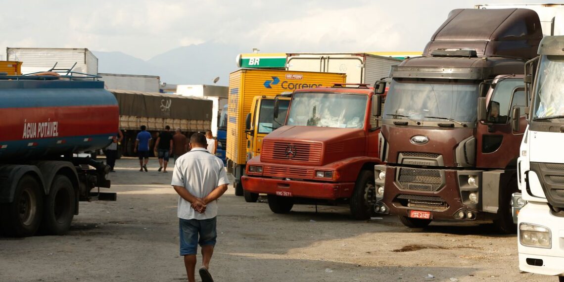 Última parcela dos auxílios Caminhoneiro e Taxista é paga neste sábado