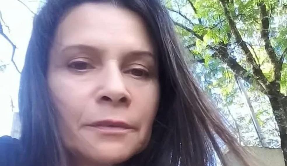Mulher morta a marretadas pelo ex é sepultada em Poços de Caldas