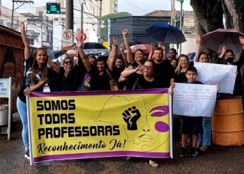 ADIs da Rede Pública de Educação de São João da Boa Vista-SP fazem manifestação