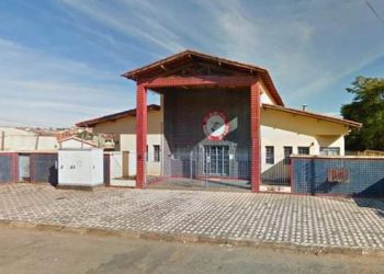 Idoso é flagrado furtando creche em Poços