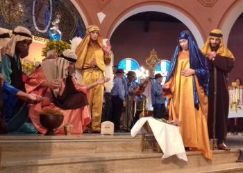 Encontro de Companhias de Reis é realizado em Poços