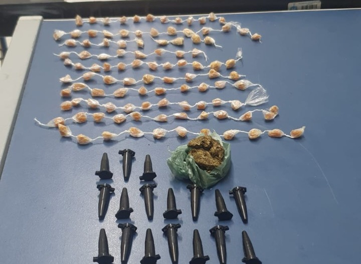 Suspeitos de tráfico são presos no centro de Poços