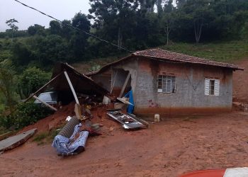Casal de idosos morre em deslizamento de terra