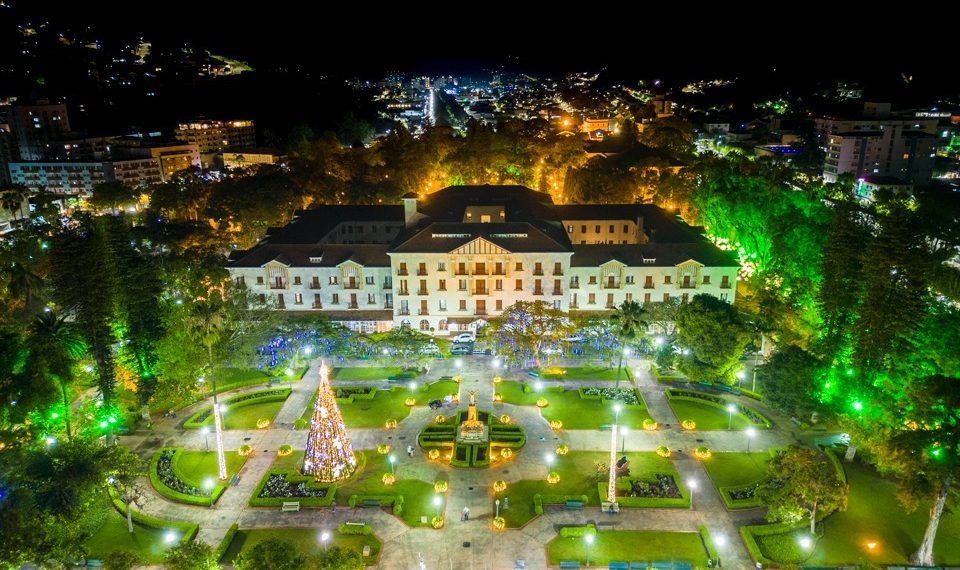 Ainda dá para aproveitar: Decoração natalina fica em Poços de Caldas até o dia 16 de janeiro
