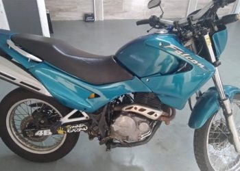 Moto furtada por menor com várias passagens é recuperada pela PM de Poços de Caldas