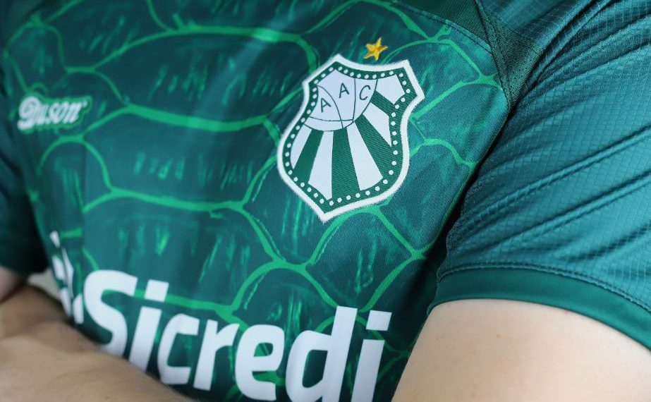 Caldense lança uniforme inspirado em seu hino: “Onze Cobras Muito Nossos”