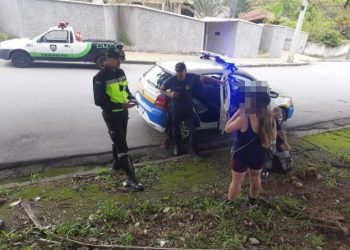 Garota é apreendida praticando pichações em Poços de Caldas