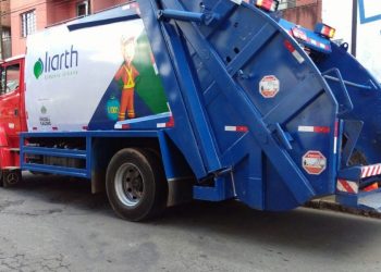 Coletores de lixo paralisam atividades em Poços de Caldas