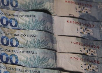 Caixa começa a pagar Bolsa Família de R$ 600 hoje