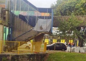 Prefeitura desmonta ‘cabana’ utilizada por moradores de rua na antiga estação do monotrilho
