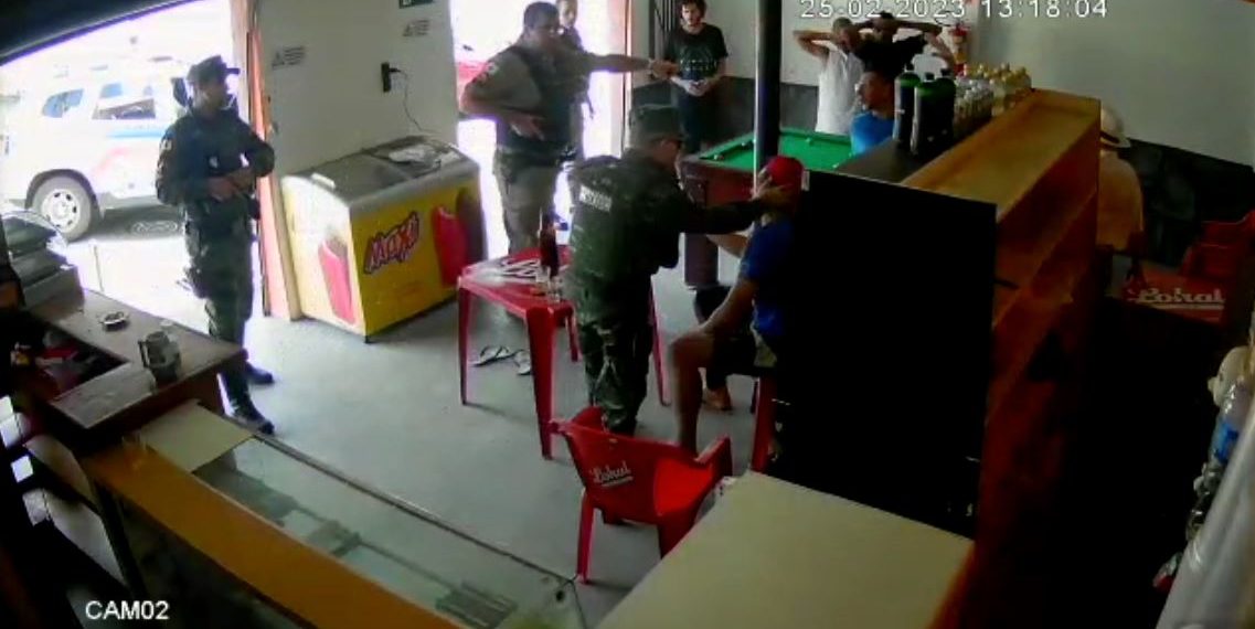 Vídeo: homem leva tapa no rosto e socos durante abordagem em Poços de Caldas